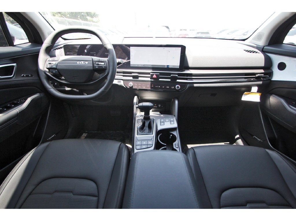 New 2026 Kia Sportage SX FWD image 11