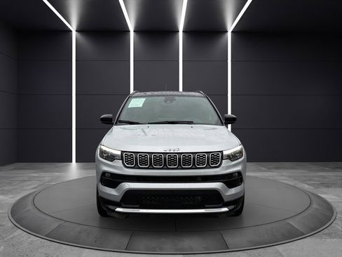 Used 2025 Jeep Compass Limited w/ Elite Group AWD/4WD image 2
