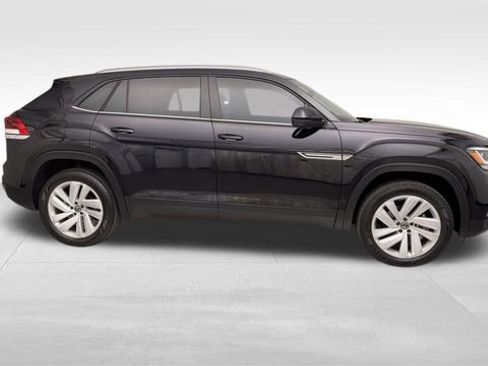 Used 2023 Volkswagen Atlas Cross Sport SE image 9