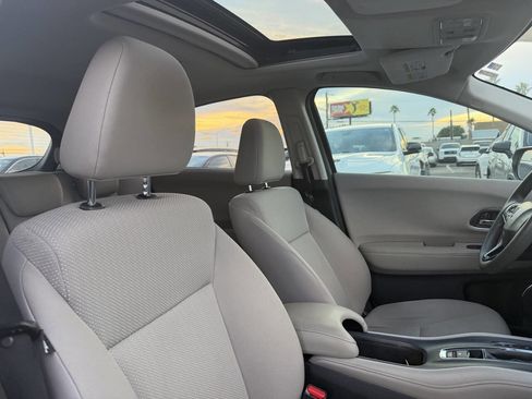 Used 2018 Honda HR-V EX image 34