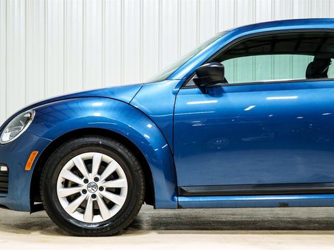 Used 2018 Volkswagen Beetle 2.0T S image 3