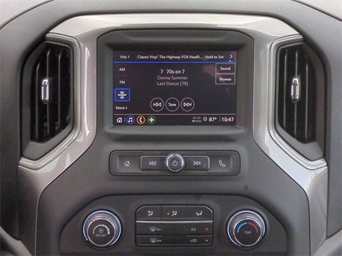 Used 2025 Chevrolet Silverado 2500 Custom w/ Custom Value Package image 20