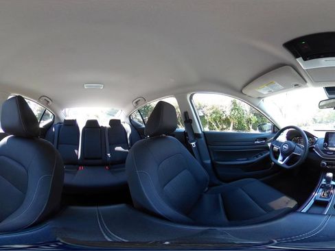 Used 2025 Nissan Altima 2.5 SV FWD image 42