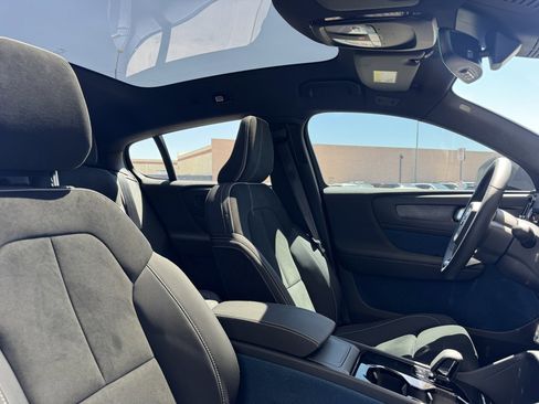 Used 2023 Volvo C40 P8 Recharge Ultimate image 42