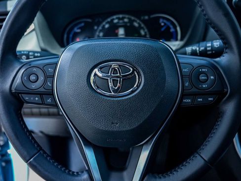 Used 2025 Toyota RAV4 XSE AWD/4WD image 12
