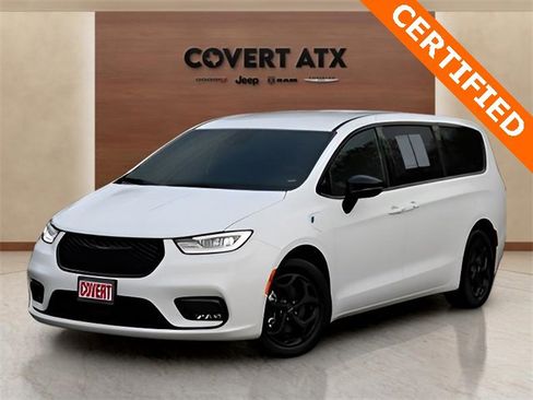 Used 2024 Chrysler Pacifica Select image 1