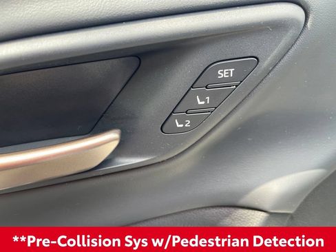 Used 2025 Toyota Crown Signia AWD/4WD image 15