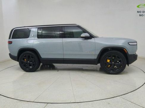 Used 2024 Rivian R1S Adventure AWD/4WD image 67