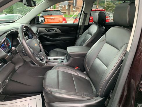 Used 2020 Chevrolet Traverse LT w/ LT Premium Package AWD/4WD image 15