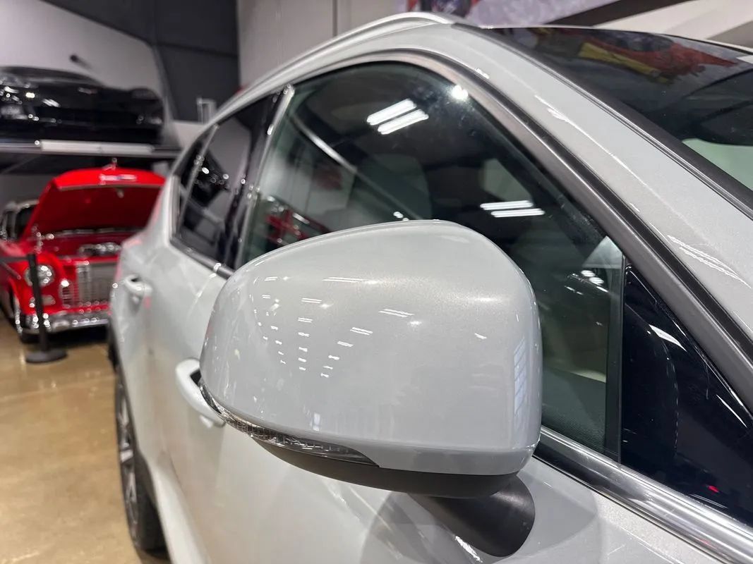 Used 2024 Volvo XC40 B5 Plus AWD/4WD image 89