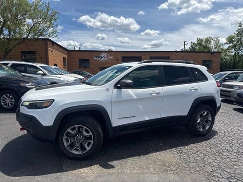 Used 2019 Jeep Cherokee Trailhawk AWD/4WD image 1