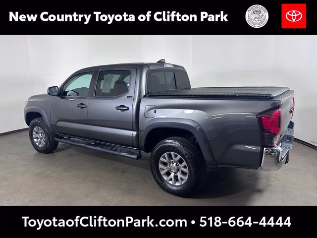 Used 2019 Toyota Tacoma SR5 AWD/4WD image 5
