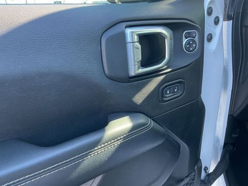 Used 2021 Jeep Wrangler Unlimited Sahara image 11