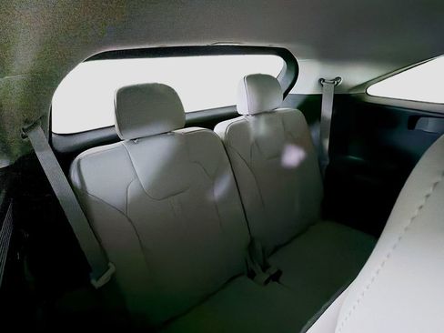 Used 2025 Kia Sorento S image 29