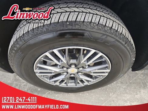 Used 2026 Chevrolet Traverse LT FWD image 6