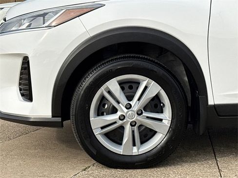 Certified 2025 Nissan Kicks Play S image 6