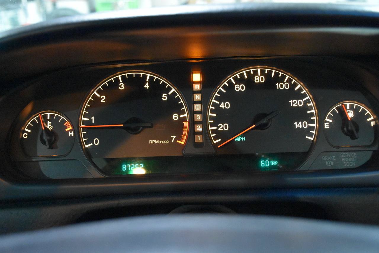 Used 2001 Cadillac Eldorado Touring FWD image 38