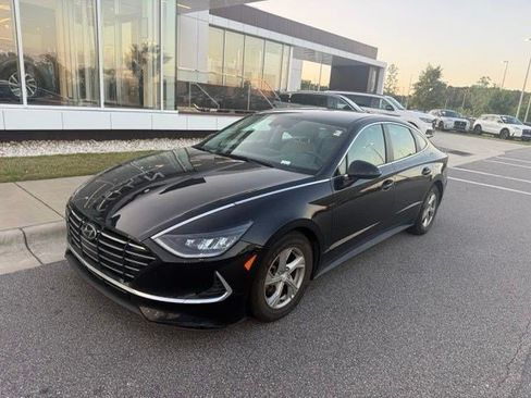 Used 2021 Hyundai Sonata SE FWD image 2