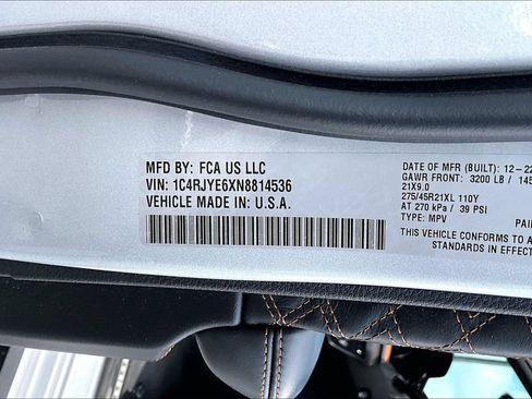 Used 2022 Jeep Grand Cherokee Summit AWD/4WD image 3