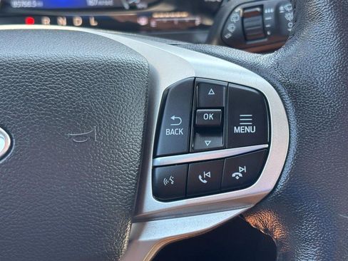 Used 2022 Ford Explorer Limited w/ Equipment Group 301A AWD/4WD image 19