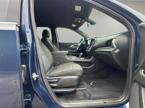 Used 2022 Chevrolet Traverse LT image 13
