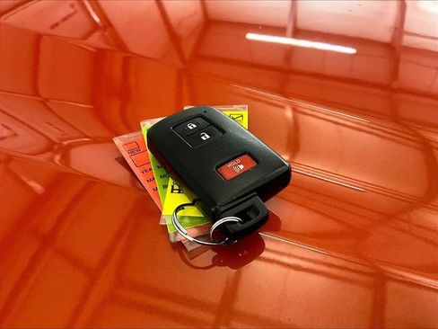 Used 2017 Toyota Tacoma TRD Sport w/ Tow Package (A/T) AWD/4WD image 9