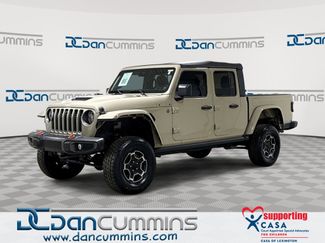 Used 2020 Jeep Gladiator Mojave w/ Dual Top Group AWD/4WD video 1
