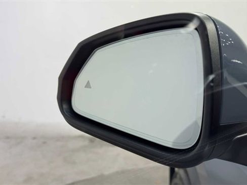 Used 2025 BMW X1 xDrive28i image 11