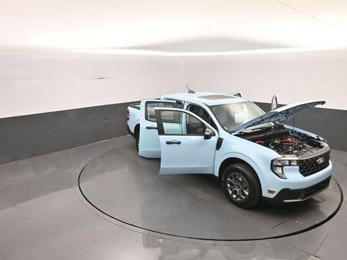 New 2026 Ford Maverick XLT w/ XLT Luxury Package FWD image 41