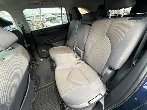 Used 2023 Toyota Highlander L FWD image 23