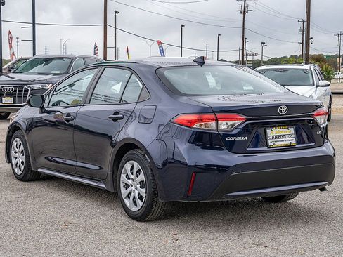 Used 2022 Toyota Corolla LE image 7