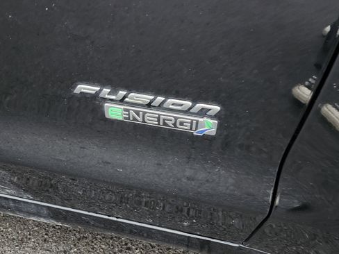 Used 2018 Ford Fusion Energi SE image 11