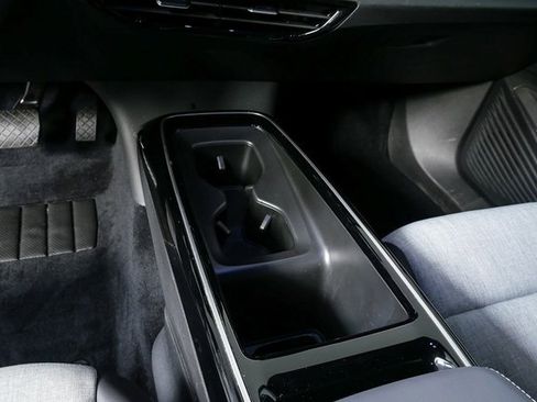 Used 2024 Volkswagen ID.4 2WD image 17