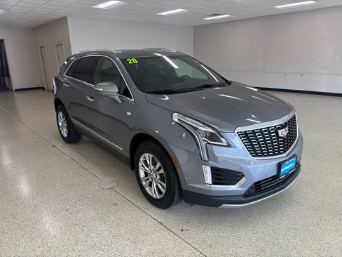 Used 2020 Cadillac XT5 Premium Luxury image 3