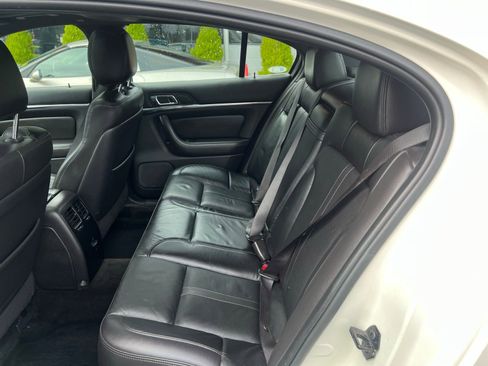 Used 2013 Lincoln MKS AWD image 20