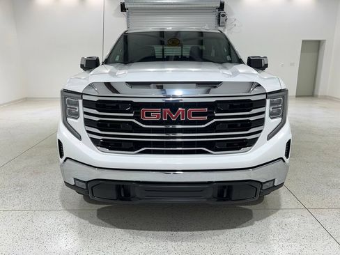 Used 2024 GMC Sierra 1500 SLT w/ SLT Premium Package AWD/4WD image 8