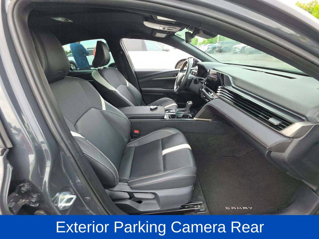 Used 2025 Toyota Camry SE w/ Convenience Package FWD image 6