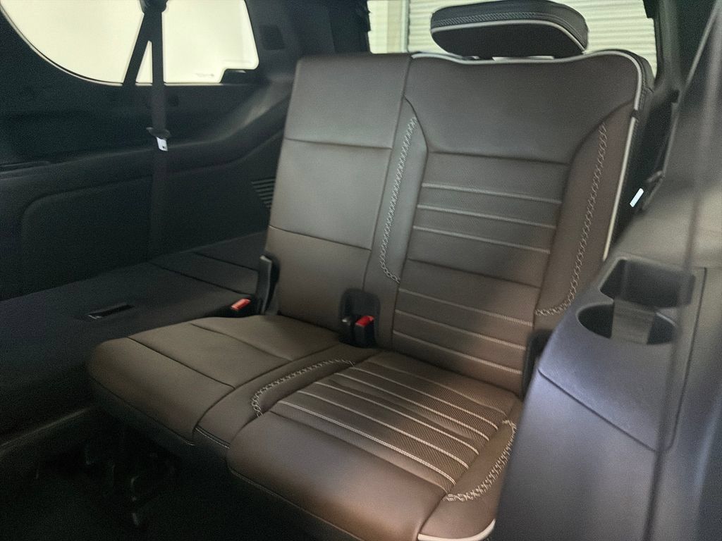 New 2026 GMC Yukon XL Denali Ultimate AWD/4WD image 17