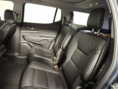 Used 2019 GMC Acadia SLT w/ Black Edition image 13