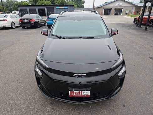 Used 2023 Chevrolet Bolt EUV Premier w/ Sun & Sound Package FWD image 10