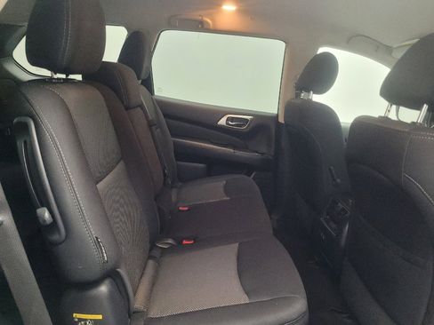 Used 2020 Nissan Pathfinder S FWD image 19