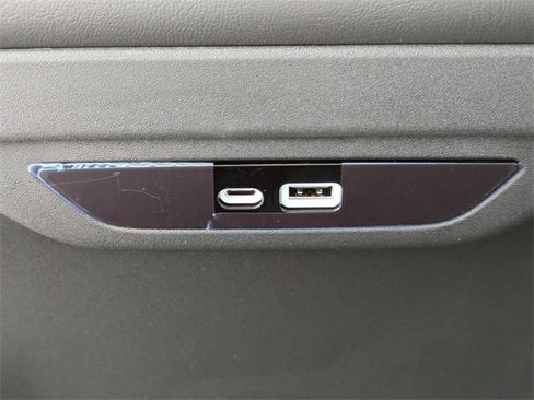 New 2026 Chrysler Pacifica Limited w/ Trailer Tow Group image 16