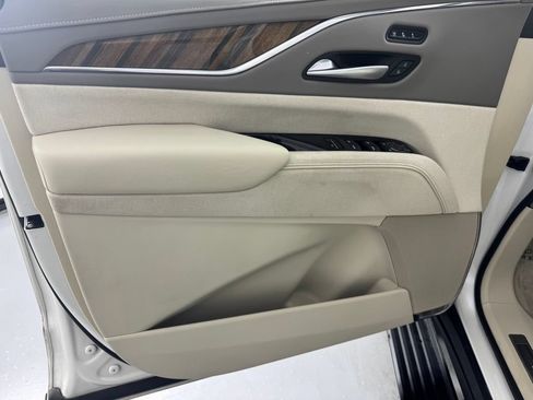 Used 2024 Cadillac Escalade Sport Platinum w/ Heavy-Duty Trailer Package AWD/4WD image 11
