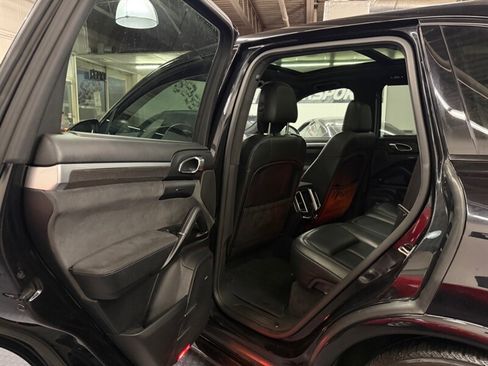 Used 2016 Porsche Cayenne GTS image 47
