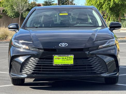 Used 2025 Toyota Camry LE FWD image 7