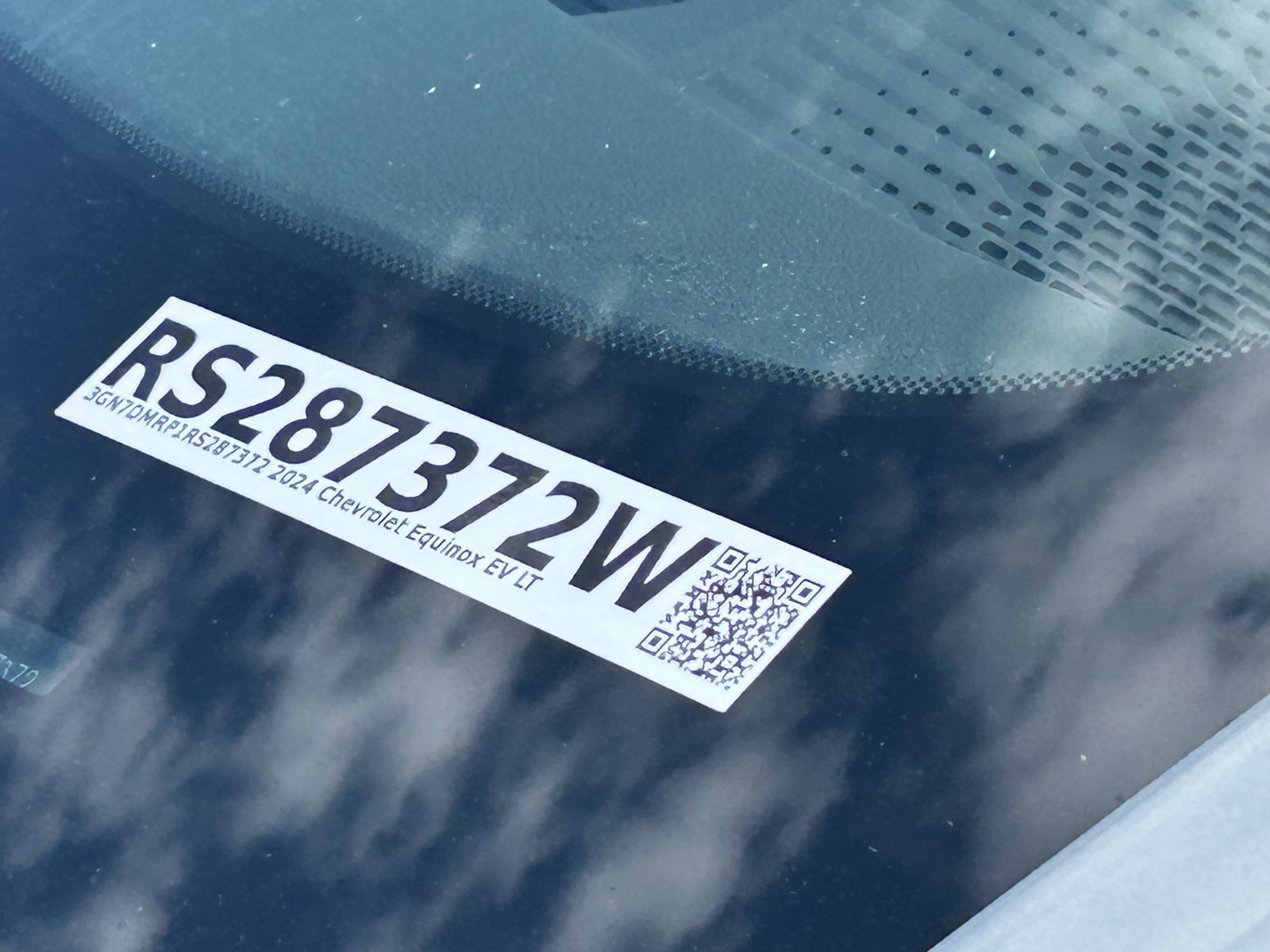 Certified 2024 Chevrolet Equinox EV LT FWD image 32