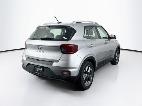 Used 2025 Hyundai Venue SEL FWD image 9