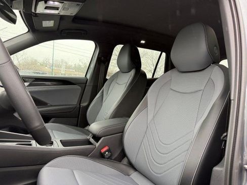 New 2026 Volkswagen Tiguan SE R-Line image 13