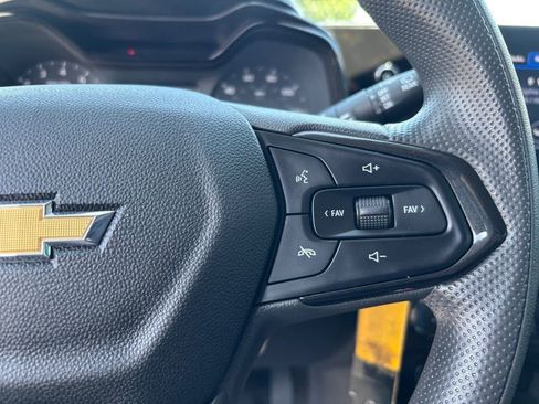 Used 2024 Chevrolet Trax LS w/ LS Convenience Package FWD image 27