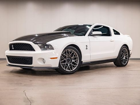 Used 2011 Ford Mustang Shelby GT500 w/ SVT Performance Pkg RWD image 20